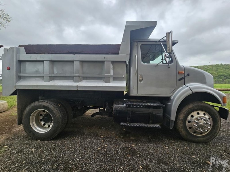 1997 International 8100 Dump Truck